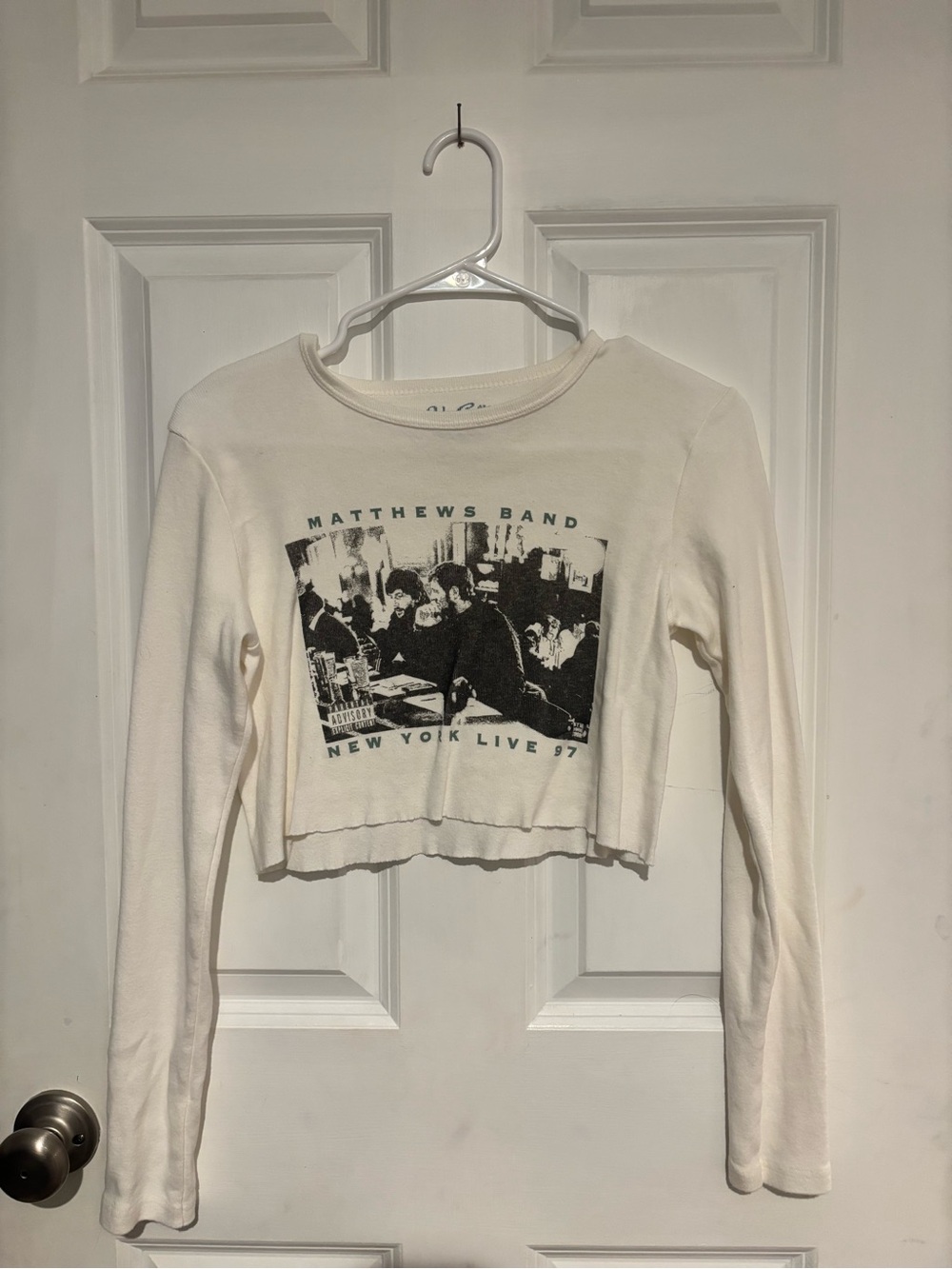 Brandy Melville Cream Graphic Cropped Tee